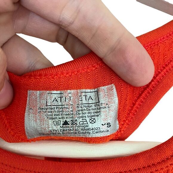 Under Armour rust orange color razor back tank XS - Picture 2 of 3